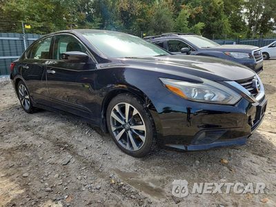 Czwarte zdjęcie samochodu z boku: 2017 NISSAN ALTIMA 2.5 SR VIN:1N4AL3AP5HC146628 - miniatura