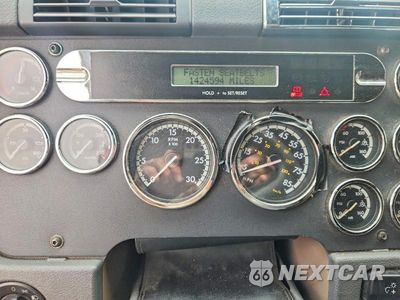 Zdjęcie 9 z 14 samochodu: 2010 FREIGHTLINER CASCADIA SEMI TRUCK VIN:1FUJGLDR3ASAH9235 - miniatura