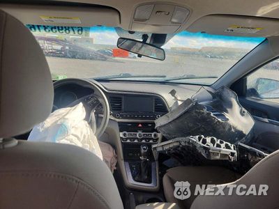 Zdjęcie 8 z 12 samochodu: 2020 HYUNDAI ELANTRA SEL VIN:5NPD84LF8LH507849 - miniatura
