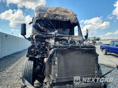 Zdjęcie 13 z 13 samochodu: 2014 FREIGHTLINER CASCADIA SEMI TRUCK VIN:3AKJGLD50ESFT1812 - miniatura