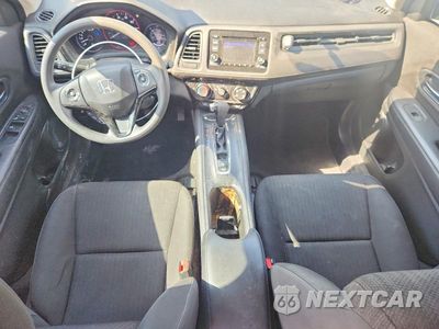 Zdjęcie 8 z 12 samochodu: 2017 HONDA HR-V LX VIN:3CZRU5H3XHM712106 - miniatura