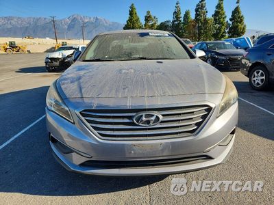 Piąte zdjęcie samochodu w środku: 2017 HYUNDAI SONATA SE VIN:5NPE24AF3HH485551 - miniatura