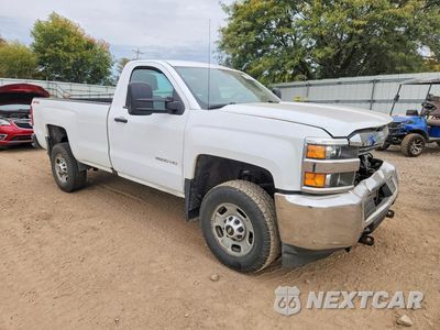 Czwarte zdjęcie samochodu z boku: 2018 CHEVROLET SILVERADO K2500 HEAVY DUTY VIN:1GC0KUEGXJZ174596 - miniatura
