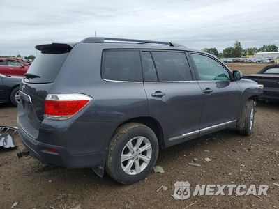 Trzecie zdjęcie samochodu z tyłu: 2013 TOYOTA HIGHLANDER PLUS VIN:5TDBK3EH8DS260345 - miniatura