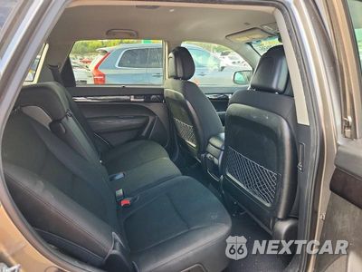 Zdjęcie 11 z 13 samochodu: 2015 KIA SORENTO LX VIN:5XYKTDA66FG624334 - miniatura