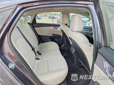Zdjęcie 10 z 12 samochodu: 2022 KIA FORTE LXS VIN:3KPF24AD5NE452781 - miniatura