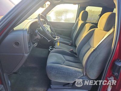 Zdjęcie 7 z 12 samochodu: 2004 CHEVROLET SILVERADO K1500 VIN:2GCEK19T741262675 - miniatura