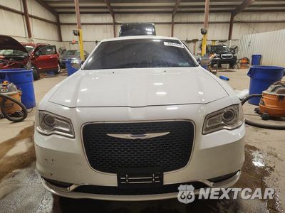 Piąte zdjęcie samochodu w środku: 2018 CHRYSLER 300 LIMITED VIN:2C3CCAEG7JH137079 - miniatura