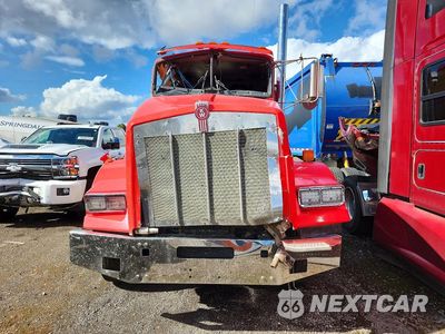 Piąte zdjęcie samochodu w środku: 2004 KENWORTH T800 SEMI TRUCK VIN:3WKDDU9X94F066133 - miniatura