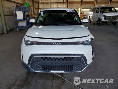 Piąte zdjęcie samochodu w środku: 2023 KIA SOUL LX VIN:KNDJ23AUXP7861284 - miniatura
