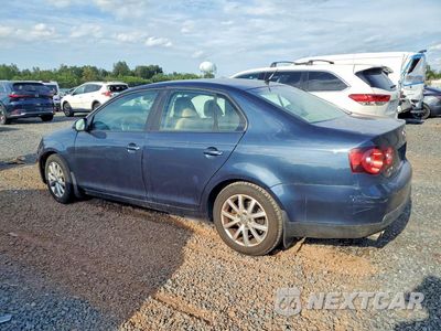 Drugie zdjęcie samochodu z przodu: 2010 VOLKSWAGEN JETTA SE VIN:3VWRZ7AJ0AM130885 - miniatura