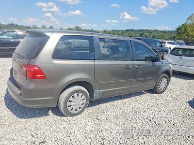 Trzecie zdjęcie samochodu z tyłu: 2010 VOLKSWAGEN ROUTAN S VIN:2V4RW4D13AR354138 - miniatura