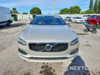 Piąte zdjęcie samochodu w środku: 2018 VOLVO S90 T5 MOMENTUM VIN:LVY982AK2JP004385 - miniatura