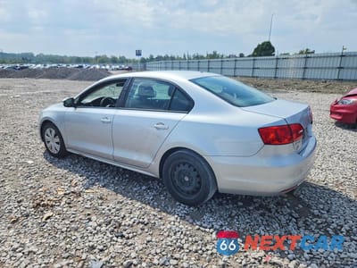 Drugie zdjęcie samochodu z przodu: 2011 VOLKSWAGEN JETTA SE VIN:3VWDX7AJ4BM303342 - miniatura