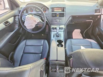 Zdjęcie 8 z 13 samochodu: 2009 MERCEDES-BENZ C 300 VIN:WDDGF54X99R058933 - miniatura