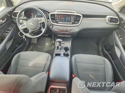 Zdjęcie 8 z 12 samochodu: 2020 KIA SORENTO S VIN:5XYPG4A58LG710838 - miniatura