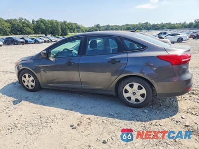 Drugie zdjęcie samochodu z przodu: 2016 FORD FOCUS S VIN:1FADP3E26GL241407 - miniatura