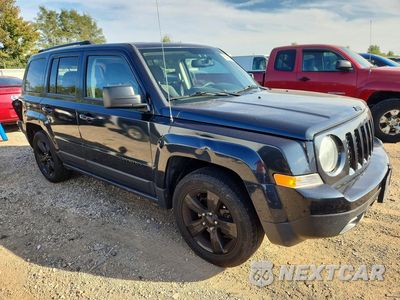 Czwarte zdjęcie samochodu z boku: 2015 JEEP PATRIOT SPORT VIN:1C4NJPBA6FD297942 - miniatura