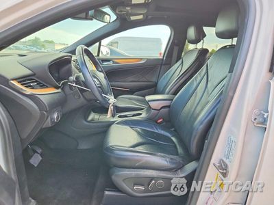 Zdjęcie 7 z 14 samochodu: 2019 LINCOLN MKC RESERVE VIN:5LMCJ3D94KUL51695 - miniatura