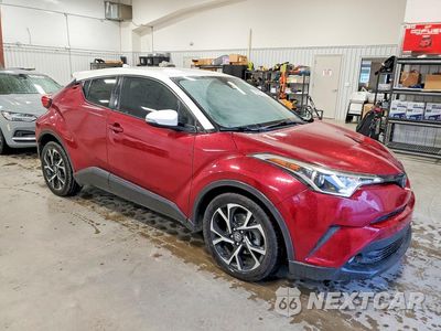 Czwarte zdjęcie samochodu z boku: 2018 TOYOTA C-HR XLE PREMIUM VIN:JTNKHMBX7J1011619 - miniatura