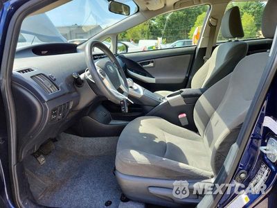 Zdjęcie 7 z 12 samochodu: 2013 TOYOTA PRIUS TWO VIN:JTDKN3DU6D1701358 - miniatura