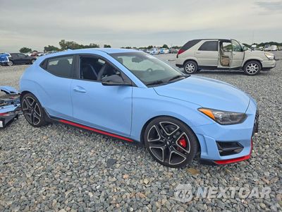 Czwarte zdjęcie samochodu z boku: 2021 HYUNDAI VELOSTER N BASE VIN:KMHT36AH1MU009621 - miniatura