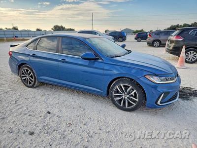 Czwarte zdjęcie samochodu z boku: 2025 VOLKSWAGEN JETTA SE VIN:3VW7X7BU8SM093981 - miniatura