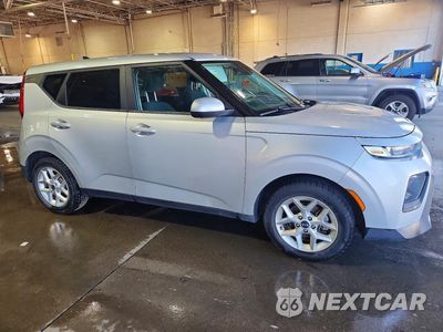 Czwarte zdjęcie samochodu z boku: 2021 KIA SOUL S VIN:KNDJ23AU9M7751208 - miniatura
