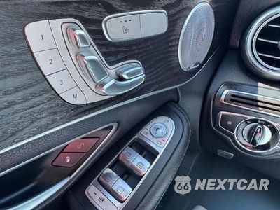Zdjęcie 11 z 13 samochodu: 2015 MERCEDES-BENZ C 300 4MATIC VIN:55SWF4KB4FU052464 - miniatura