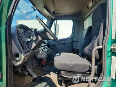 Zdjęcie 7 z 13 samochodu: 2016 FREIGHTLINER BUSINESS CLASS M2 BOX TRUCK VIN:3ALACXDTXGDGN8815 - miniatura
