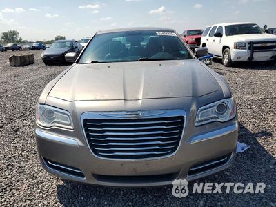Piąte zdjęcie samochodu w środku: 2014 CHRYSLER 300 VIN:2C3CCAAG3EH171385 - miniatura