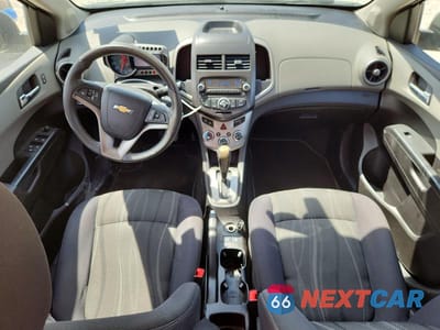 Zdjęcie 8 z 12 samochodu: 2015 CHEVROLET SONIC LT VIN:1G1JC5SG5F4191315 - miniatura