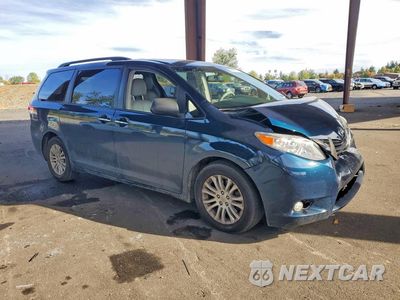 Czwarte zdjęcie samochodu z boku: 2011 TOYOTA SIENNA XLE 8-PASSENGER VIN:5TDYK3DCXBS085528 - miniatura