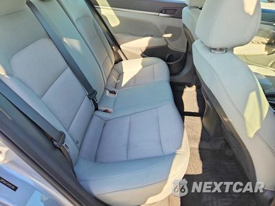 Zdjęcie 10 z 12 samochodu: 2017 HYUNDAI ELANTRA SE VIN:5NPD84LF5HH053406 - miniatura