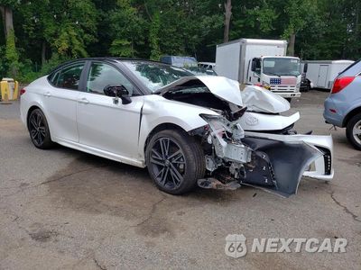 Czwarte zdjęcie samochodu z boku: 2025 TOYOTA CAMRY XSE VIN:4T1DBADK7SU024705 - miniatura