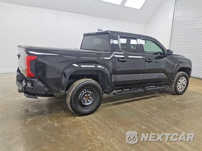 Trzecie zdjęcie samochodu z tyłu: 2026 TOYOTA TACOMA SR5 VIN:3TMKB5FN9TM060511 - miniatura