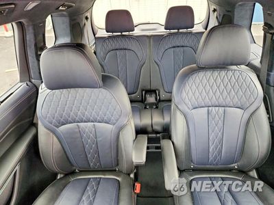 Zdjęcie 10 z 13 samochodu: 2021 BMW X7 M50I VIN:5UXCX6C0XM9E98900 - miniatura