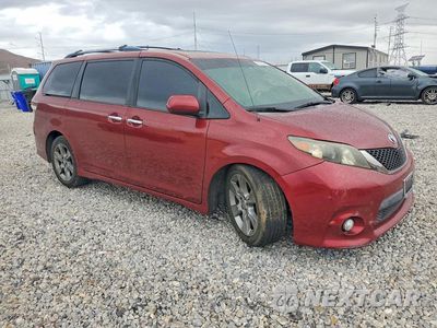 Czwarte zdjęcie samochodu z boku: 2014 TOYOTA SIENNA SPORT VIN:5TDXK3DC9ES427504 - miniatura