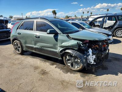 Czwarte zdjęcie samochodu z boku: 2025 KIA NIRO WIND VIN:KNDCR3L10S5144288 - miniatura