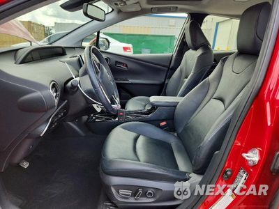 Zdjęcie 7 z 13 samochodu: 2018 TOYOTA PRIUS FOUR VIN:JTDKARFUXJ3056225 - miniatura