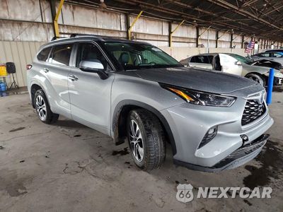 Czwarte zdjęcie samochodu z boku: 2024 TOYOTA HIGHLANDER HYBRID XLE VIN:5TDKARAHXRS024475 - miniatura