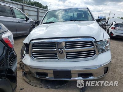 Piąte zdjęcie samochodu w środku: 2017 RAM 1500 SLT VIN:1C6RR7GTXHS501782 - miniatura