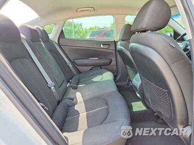 Zdjęcie 10 z 12 samochodu: 2019 KIA OPTIMA LX VIN:5XXGT4L37KG327550 - miniatura