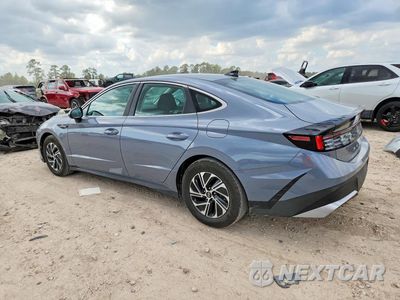 Drugie zdjęcie samochodu z przodu: 2026 HYUNDAI SONATA HYBRID BLUE VIN:KMHL24JJ2TA145444 - miniatura