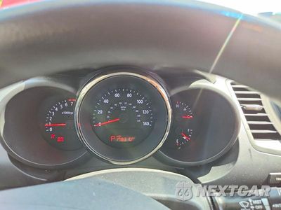 Zdjęcie 9 z 13 samochodu: 2010 KIA SOUL + VIN:KNDJT2A28A7117390 - miniatura