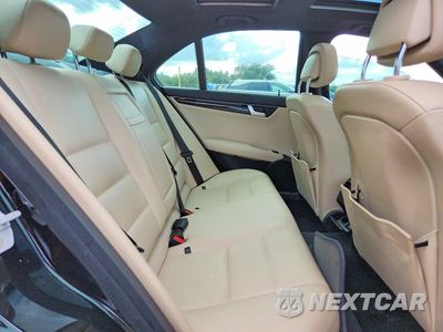 Zdjęcie 10 z 12 samochodu: 2014 MERCEDES-BENZ C 350 VIN:WDDGF5HB4EG162444 - miniatura