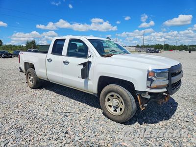 Czwarte zdjęcie samochodu z boku: 2017 CHEVROLET SILVERADO K1500 VIN:1GCVKNEC8HZ193831 - miniatura