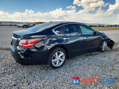 Trzecie zdjęcie samochodu z tyłu: 2015 NISSAN ALTIMA 2.5 SV VIN:1N4AL3AP7FC274124 - miniatura