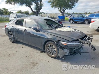Czwarte zdjęcie samochodu z boku: 2024 HYUNDAI ELANTRA SEL VIN:KMHLM4DG8RU728330 - miniatura
