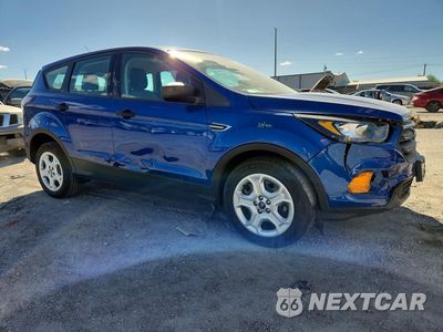 Czwarte zdjęcie samochodu z boku: 2018 FORD ESCAPE S VIN:1FMCU0F78JUD29699 - miniatura